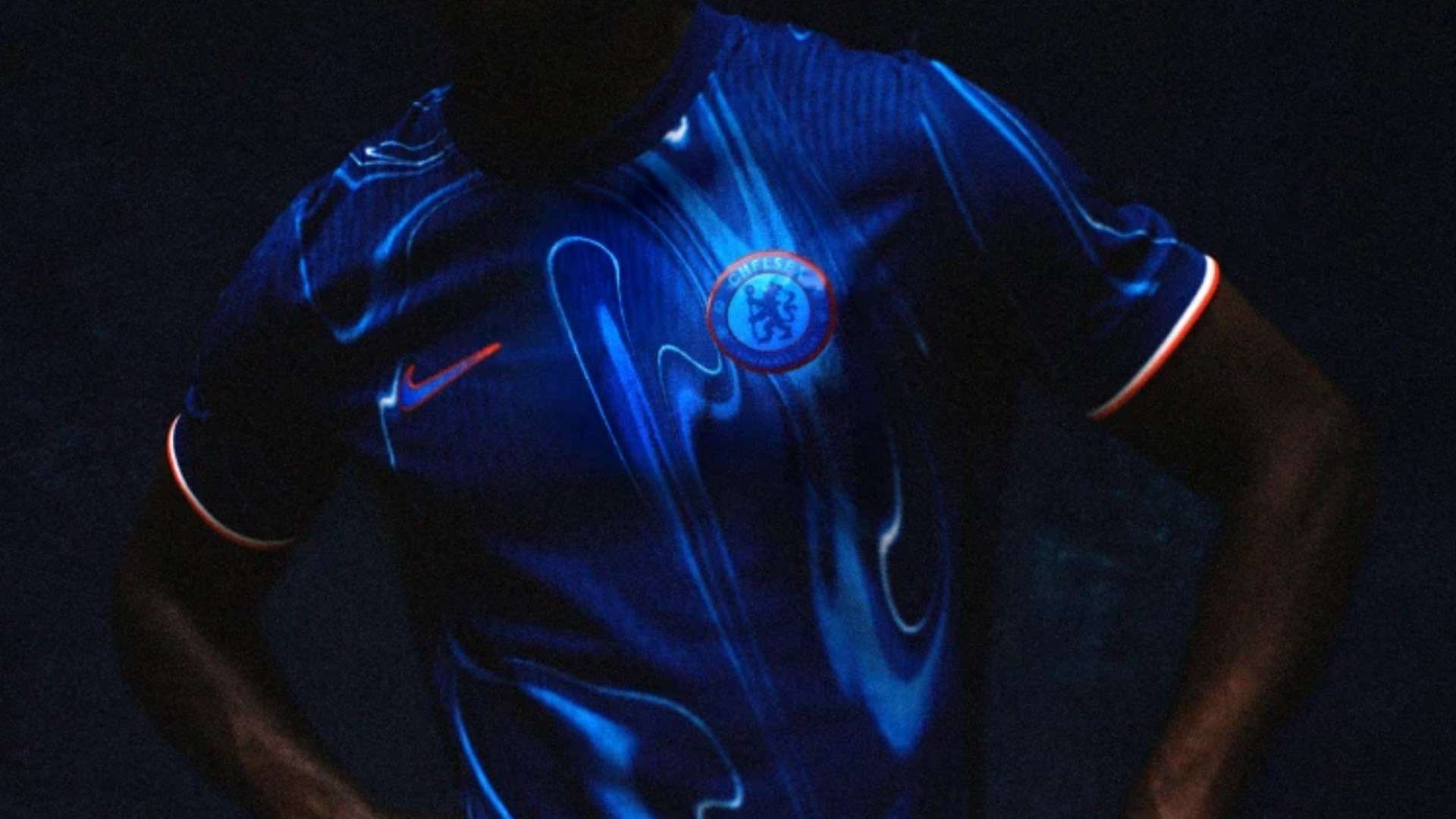 泰山隊球迷因言行失控和拋物被拘留.